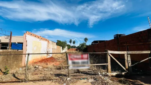 Lote/Terreno à venda, 400m² no Monte Castelo, Campo Grande