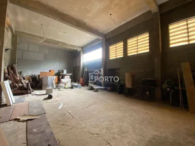 Galpão/Depósito/Armazém para alugar, 270m² no Vila Rezende, Piracicaba