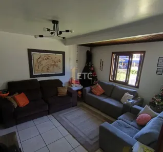 Casa com 3 Quartos à venda, 250m² no Olaria, Canoas