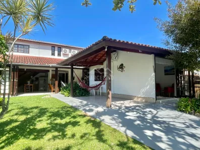 Casa com 4 Quartos à venda, 120m² no , Garopaba