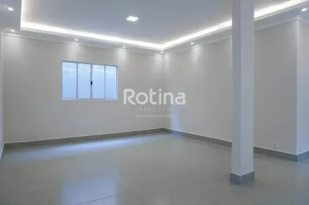 Casa com 3 Quartos à venda, 260m² no Santa Mônica, Uberlândia
