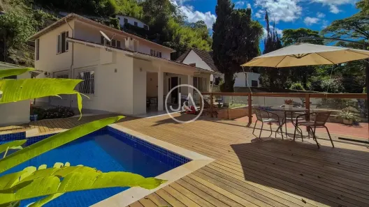 Casa com 6 Quartos à venda, 348m² no Mosela, Petrópolis