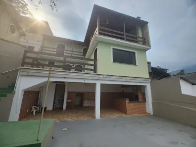 Casa com 3 Quartos à venda, 180m² no Mosela, Petrópolis