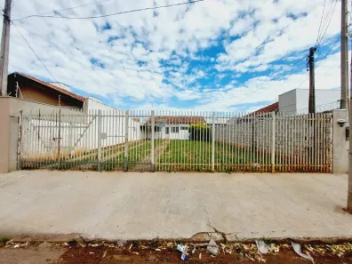 Casa com 2 Quartos para alugar, 100m² no Jardim Maria Izabel, Marília