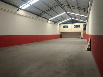 Galpão/Depósito/Armazém para alugar, 352m² no Ayrosa, Osasco