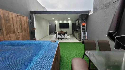 Casa com 2 Quartos à venda, 110m² no Aclimação, Uberlândia