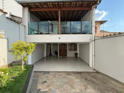 Casa com 4 Quartos à venda, 180m² no Santa Amélia, Belo Horizonte