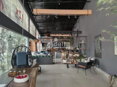 Ponto Comercial à venda, 1400m² no Jardim Patrícia, Uberlândia
