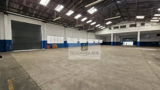 Galpão/Depósito/Armazém para venda ou aluguel, 1800m² no Paulicéia, São Bernardo do Campo