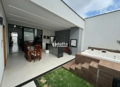 Casa com 3 Quartos à venda, 170m² no Aclimação, Uberlândia