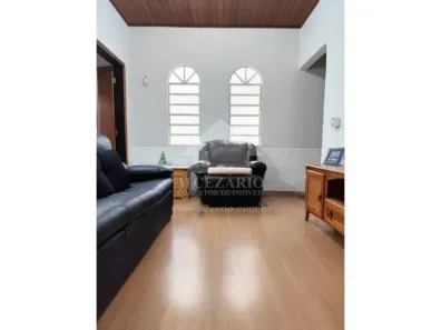 Casa com 2 Quartos à venda, 71m² no Vila Paulista, Taubaté