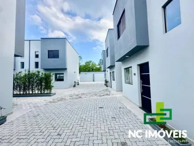 Casa com 2 Quartos à venda, 95m² no Balneário Copacabana, Caraguatatuba