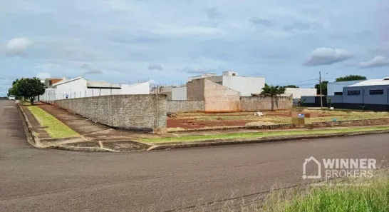 Lote/Terreno à venda, 1351m² no Jardim Araucária, Maringá