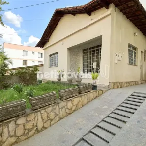 Casa com 4 Quartos à venda, 161m² no Coração Eucarístico, Belo Horizonte