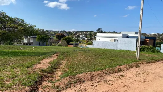 Lote/Terreno à venda, 450m² no Riviera de Santa Cristina XIII, Paranapanema