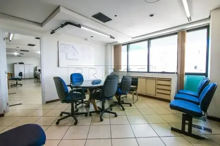Sala Comercial com 8 Quartos à venda, 327m² no Navegantes, Porto Alegre