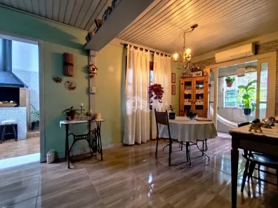 Casa com 4 Quartos à venda, 145m² no Costa e Silva, Porto Alegre