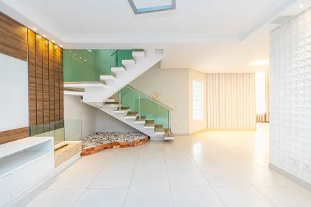Casa de Condomínio com 4 Quartos para alugar, 325m² no Campo Comprido, Curitiba