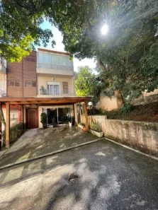 Sobrado com 3 Quartos à venda, 212m² no Jardim Rebelato, Cotia