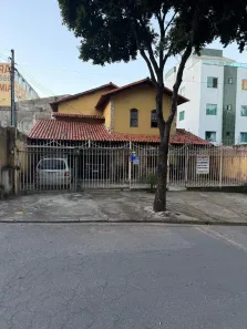 Casa com 3 Quartos à venda, 332m² no Planalto, Belo Horizonte
