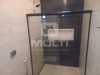Casa de Condomínio com 3 Quartos para alugar, 250m² no Jardim Sul, Uberlândia
