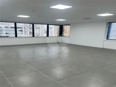 Sala Comercial com 3 Quartos à venda, 250m² no Itaim Bibi, São Paulo