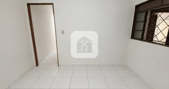 Casa com 2 Quartos para alugar, 60m² no Mansour, Uberlândia