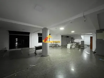 Ponto Comercial para alugar, 192m² no Centro, Divinópolis