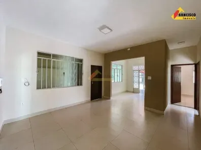 Casa com 4 Quartos para alugar, 248m² no Porto Velho, Divinópolis