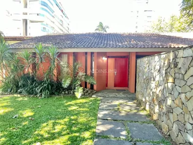 Casa com 3 Quartos à venda, 214m² no Glória, Joinville