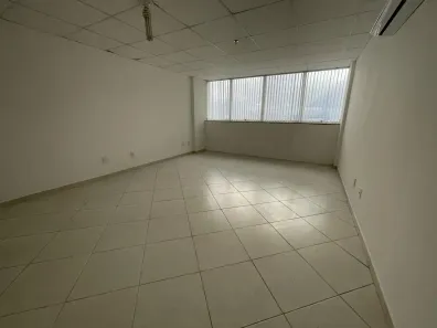 Sala Comercial para venda ou aluguel, 35m² no Imbetiba, Macaé