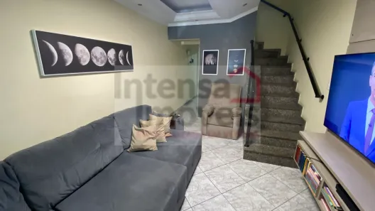 Sobrado com 3 Quartos à venda, 135m² no Esplanada Santa Terezinha, Taubaté
