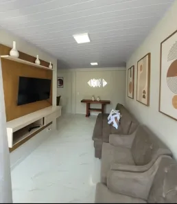 Casa com 2 Quartos para alugar, 60m² no São Lourenço, Curitiba