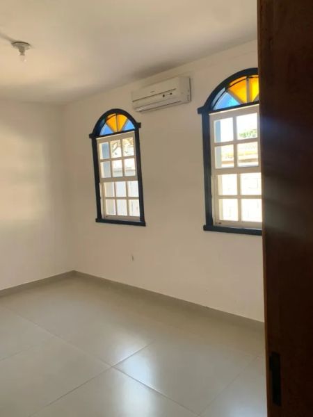 Casa com 4 quartos — Planalto, Belo Horizonte