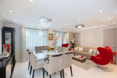 Sobrado com 3 Quartos à venda, 174m² no Santa Felicidade, Curitiba