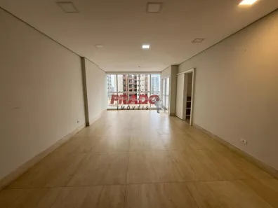 Apartamento com 3 Quartos à venda, 130m² no Zona 01, Maringá