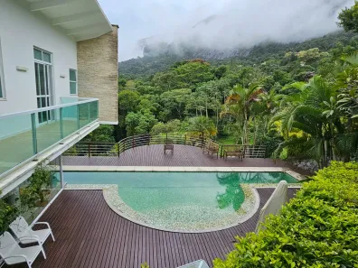 Casa de Condomínio com 4 Quartos à venda, 320m² no Samambaia, Petrópolis
