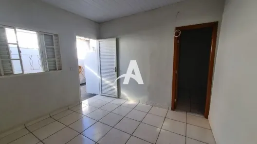 Casa com 3 Quartos para alugar, 90m² no Bom Jesus, Uberlândia
