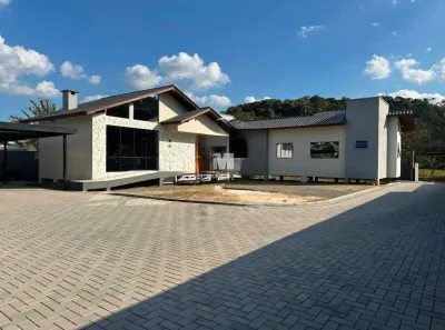 Casa com 3 Quartos à venda, 161m² no São Pedro, Guabiruba