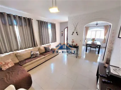 Casa com 3 Quartos à venda, 170m² no Centro, Vinhedo