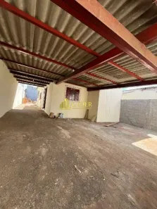 Casa com 3 Quartos para alugar, 120m² no Tibery, Uberlândia
