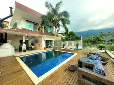 Sobrado com 3 Quartos à venda, 205m² no Massaguaçu, Caraguatatuba
