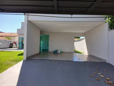 Casa com 3 Quartos à venda, 202m² no Vila Santa Helena, Goiânia