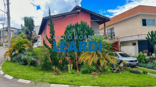 Casa de Condomínio com 3 Quartos à venda, 290m² no Suru, Santana de Parnaíba