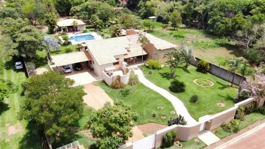 Fazenda/Sítio com 4 Quartos à venda, 700m² no Parque Planalto, Araraquara