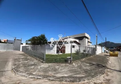 Casa com 3 Quartos à venda, 200m² no Sumaré, Caraguatatuba