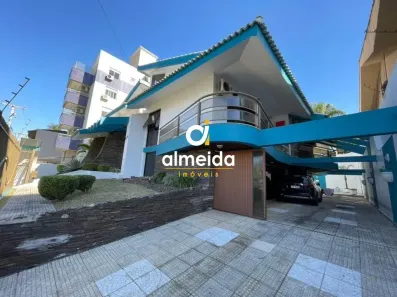 Casa com 6 Quartos à venda, 640m² no Nossa Senhora de Lourdes, Santa Maria