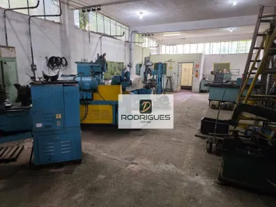 Galpão/Depósito/Armazém para venda ou aluguel, 2400m² no Serraria, Diadema
