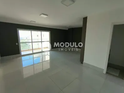 Apartamento com 3 Quartos para alugar, 108m² no Jardim Karaíba, Uberlândia