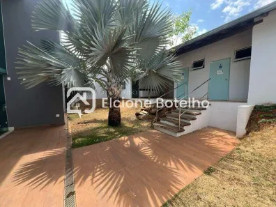 Prédio Comercial com 4 Quartos para alugar, 281m² no Jardim Inconfidência, Uberlândia